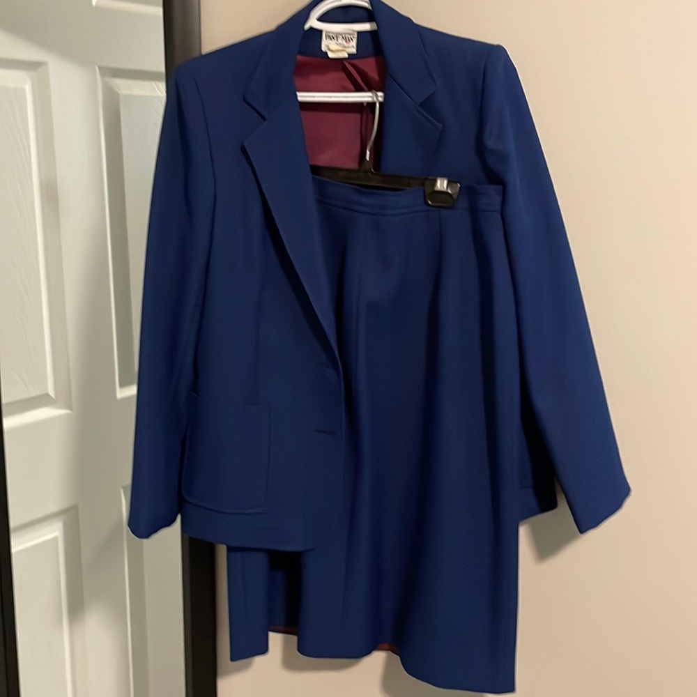Beautiful Blue Vintage Suit Jacket and skirt -Size 8